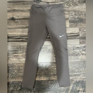Nike Cropped Leggings